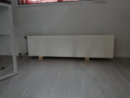 De verwarmingselementen van de keuken zijn verplaatst naar de bovenverdieping